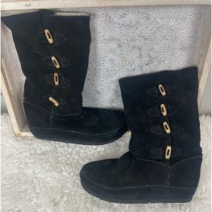Y Not Blavk Suede Faux Shearling Boots 5.5-6